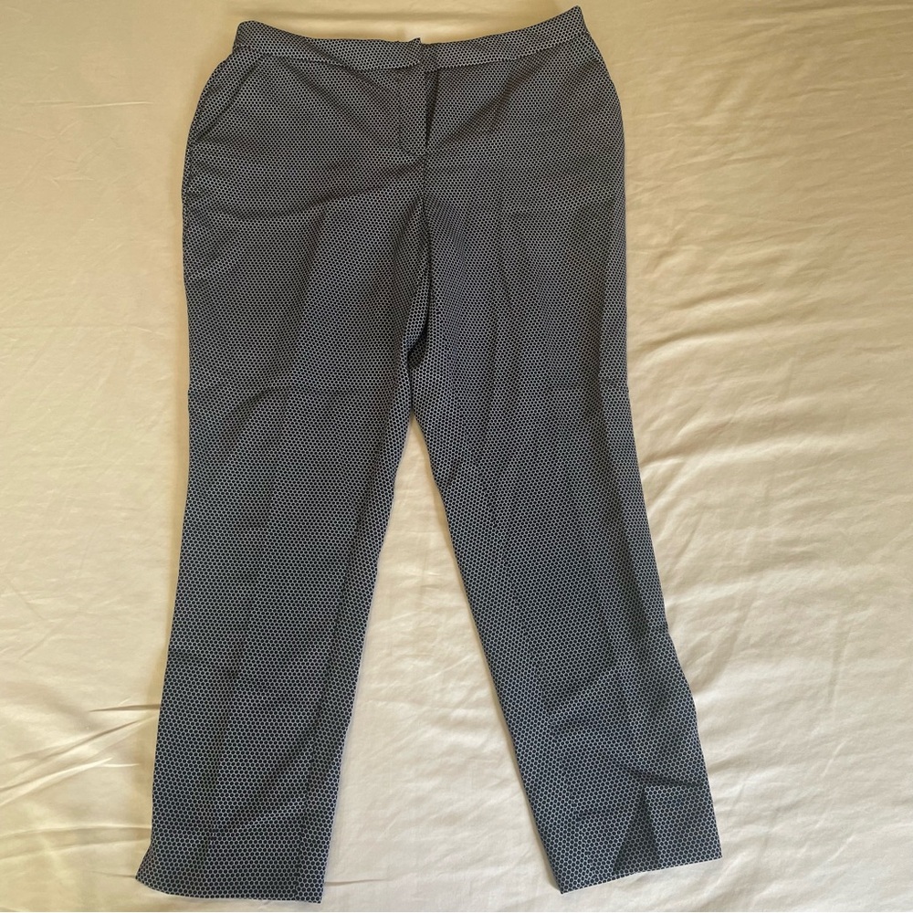 New without tags- Ladies dress pants size L